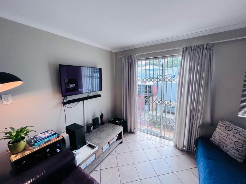 2 Bedroom Property for Sale in Bloemhof Western Cape